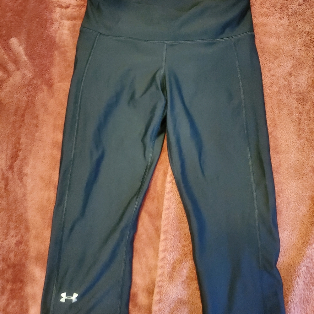 Under Armour Capri pants size medium